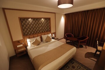 Bedroom in 3 BHK Builder Floor at Shalimar Bagh – for Sale
