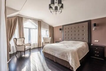 Bedroom in 3 BHK Apartment at Rustomjee 180 Bayview, Matunga West – for Sale