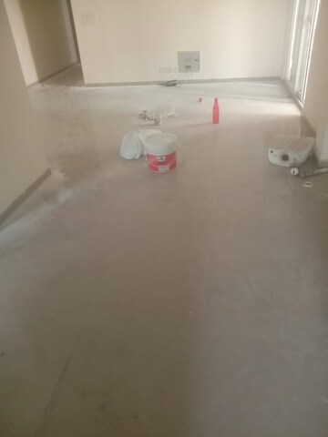 Room in 2 BHK Apartment at Mahagun Mywoods II, Sector 16c Greater Noida – for Rent