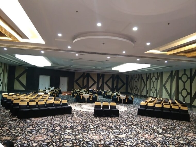 Other, shalimar bagh 4 Bedroom 2500 Sq.Ft. Builder Floor In Shalimar Bagh Delhi 8418233