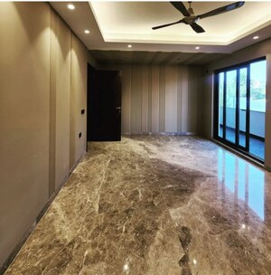 Room in 4 BHK Builder Floor at Shalimar Bagh – for Sale