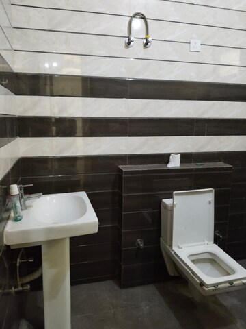 Kitchen in 3 BHK Builder Floor at Sector 21c – for Rent