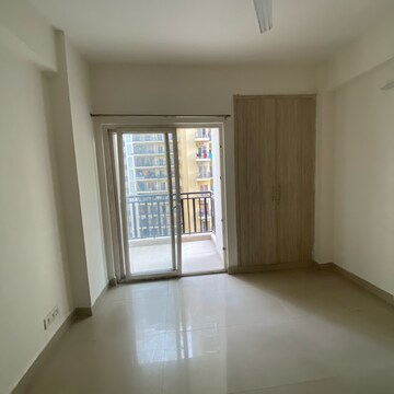Bedroom in 2.5 BHK Apartment at Aims Golf Avenue I, Sector 75 – for Rent