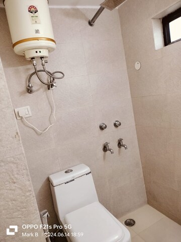 Bathroom in 1 RK Apartment at Vasant Kunj – for Rent