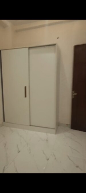 Room in 3 BHK Builder Floor at Indrapuram – for Sale