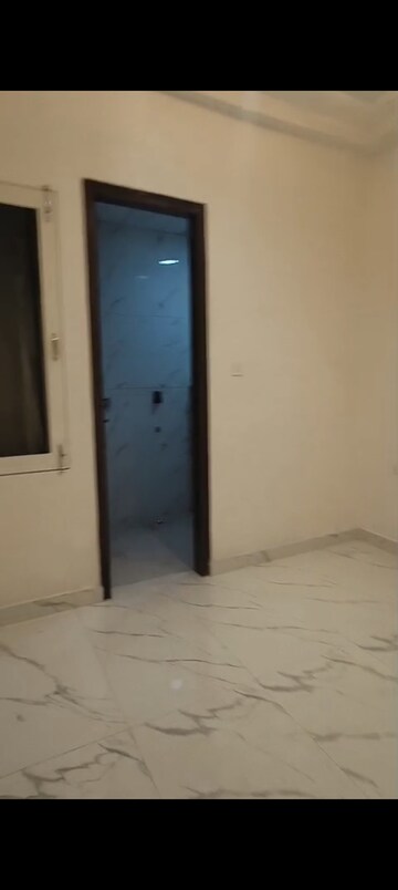 Room in 3 BHK Builder Floor at Indrapuram – for Sale