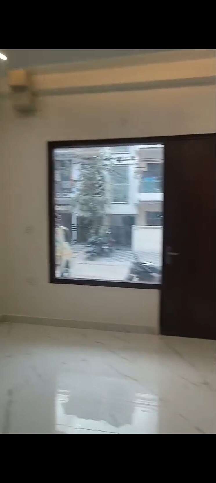 Room, indrapuram 3 Bedroom 90 Sq.Mt. Builder Floor In Indrapuram Ghaziabad 8418336