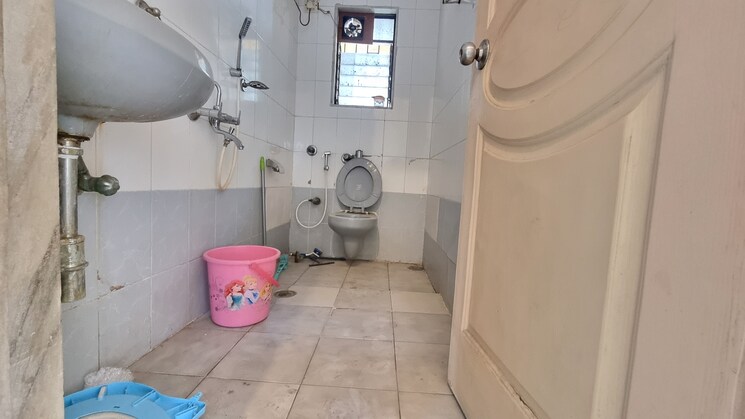 Bathroom, vikas-park-chs 2 Bedroom 735 Sq.Ft. Apartment In Malad West Mumbai 8418359