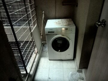 Bathroom in 2 BHK Apartment at Unique Poonam Estate Cluster 3, Mira Road – for Rent
