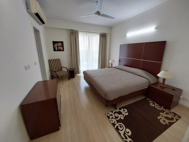 Living Room, dlf-park-place 4 Bedroom 2704 Sq.Ft. Apartment In Sector 54 Gurgaon 8418416