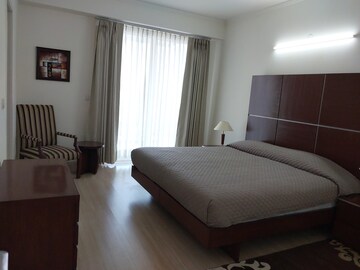 4 BHK Apartment For Rent in DLF Park Place, Sector 54