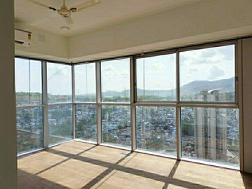 Room in 3 BHK Apartment at Kalpataru Parkcity Eternia, Kolshet Road – for Sale