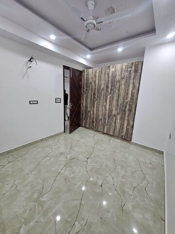 Room in 2 BHK Builder Floor at Palm Residency Chhatarpur, Chattarpur – for Rent