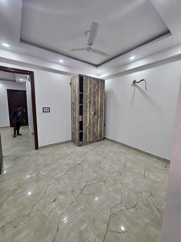 Room in 2 BHK Builder Floor at Palm Residency Chhatarpur, Chattarpur – for Rent
