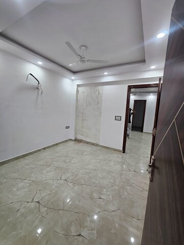 Room in 2 BHK Builder Floor at Palm Residency Chhatarpur, Chattarpur – for Rent