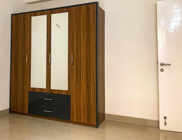 Room in 3 BHK Apartment at Godrej Oasis, Sector 88a – for Rent