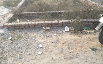 Plot For Sale in Sector 16a