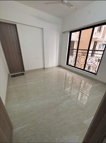 Room in 1.5 BHK Apartment at Chandiwala Pearl Heaven, Andheri East – for Rent