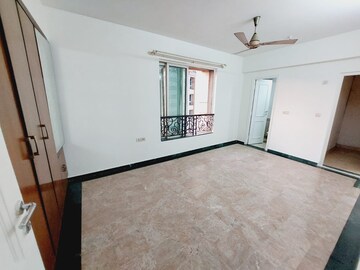 Master Bedroom in 2 BHK Apartment at Hiranandani Meadows, Manpada – for Rent