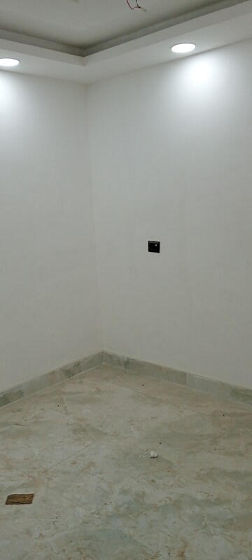 Room in 2 BHK Builder Floor at Govindpuri – for Rent