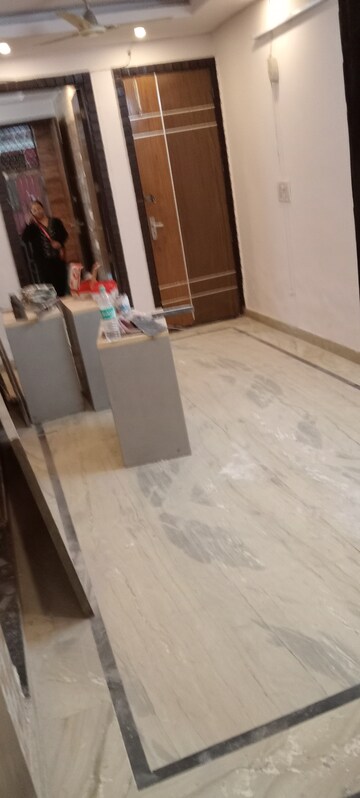 Master Bedroom in 2 BHK Builder Floor at Govindpuri – for Rent