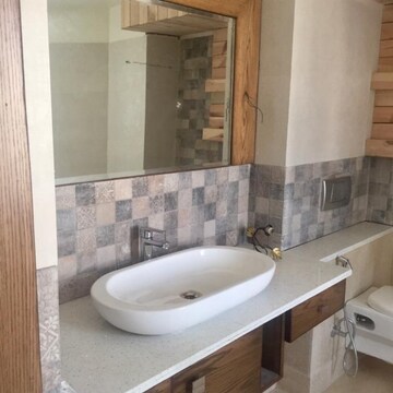 Bathroom in 4 BHK Apartment at Parsvnath Exotica, Sector 53 – for Rent