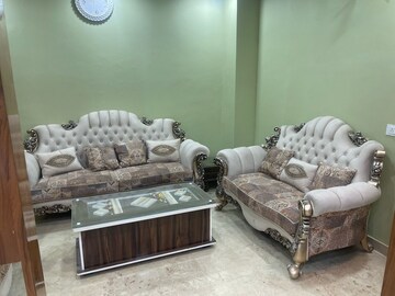 Living Room in 3 BHK Builder Floor at Sector 33 – for Rent