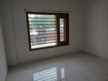 Room in 3 BHK Builder Floor at Global Space Township – for Rent