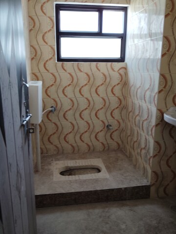Bathroom in 3 BHK Apartment at Jankipuram – for Rent