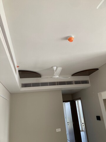 Furnished Amenities in 3 BHK Apartment at Emaar Digi Homes, Sector 62 – for Rent
