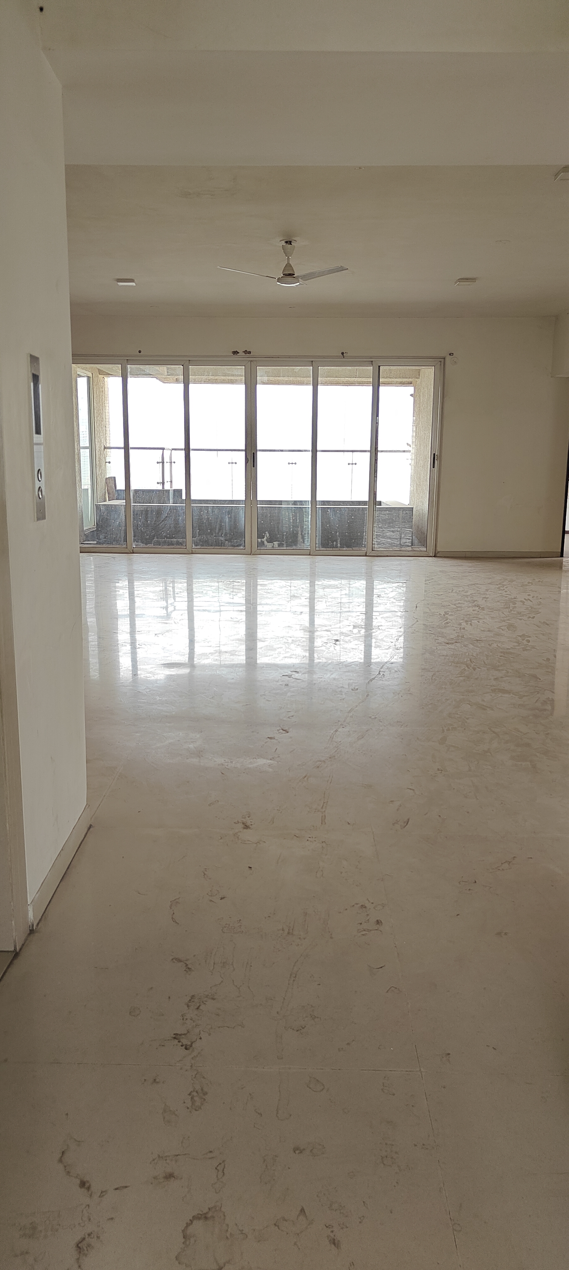 4 BHK + Servant Room Apartment For Sale in Lodha Aristo