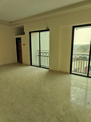 Room in 4 BHK Apartment at Vasai West – for Sale