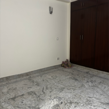 Room in 4 BHK Builder Floor at Saket – for Rent