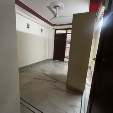 Room in 4 BHK Builder Floor at Saket – for Rent
