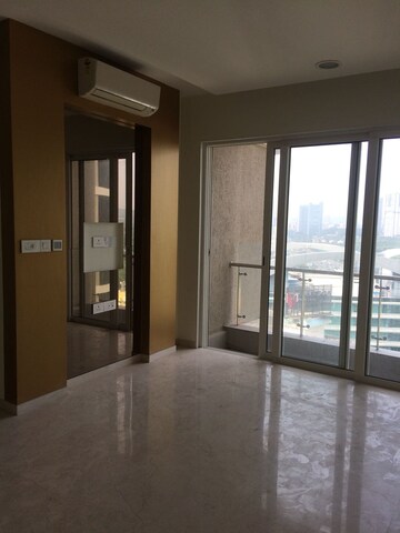 Room in 2 BHK Apartment at Lodha Fiorenza, Goregaon East – for Sale