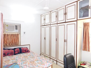 Bedroom in 2 BHK Apartment at Andheri West – for Rent