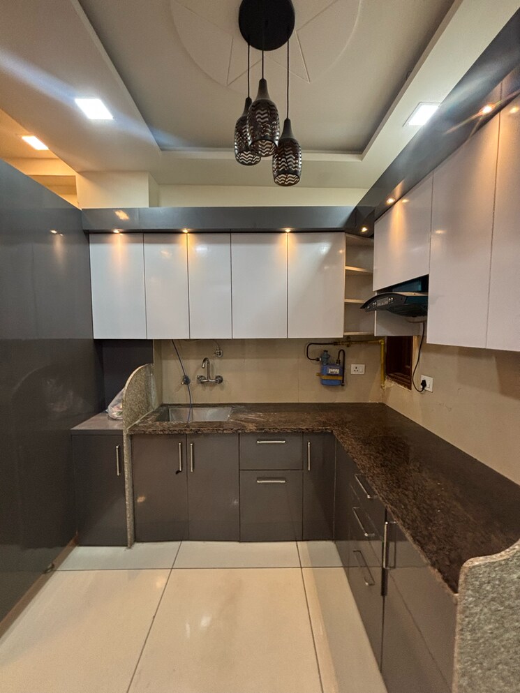 Kitchen, dwarka mor 3 Bedroom 950 Sq.Ft. Builder Floor In Dwarka Mor Delhi 8418889
