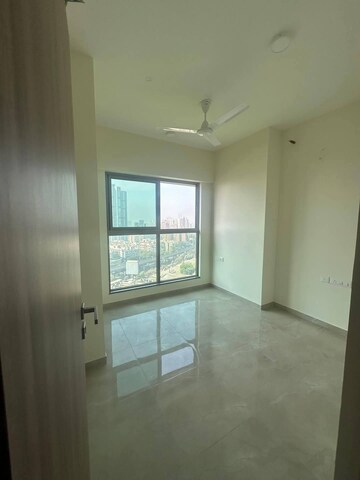 2 BHK Apartment For Rent in Sheth Irene, Malad West