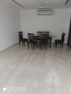 Gym in 3 BHK Builder Floor at Sarvapriya Vihar – for Sale