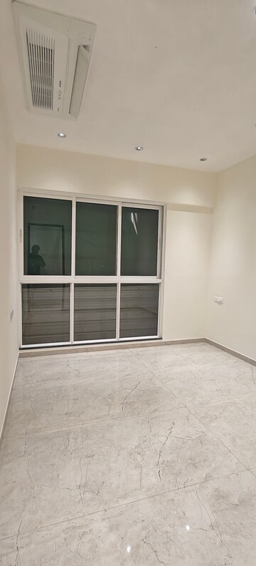 Room in 2 BHK Apartment at Sunbeam Heights, Andheri West – for Sale