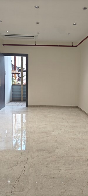 Room in 3 BHK Apartment at Sunbeam Heights, Andheri West – for Sale