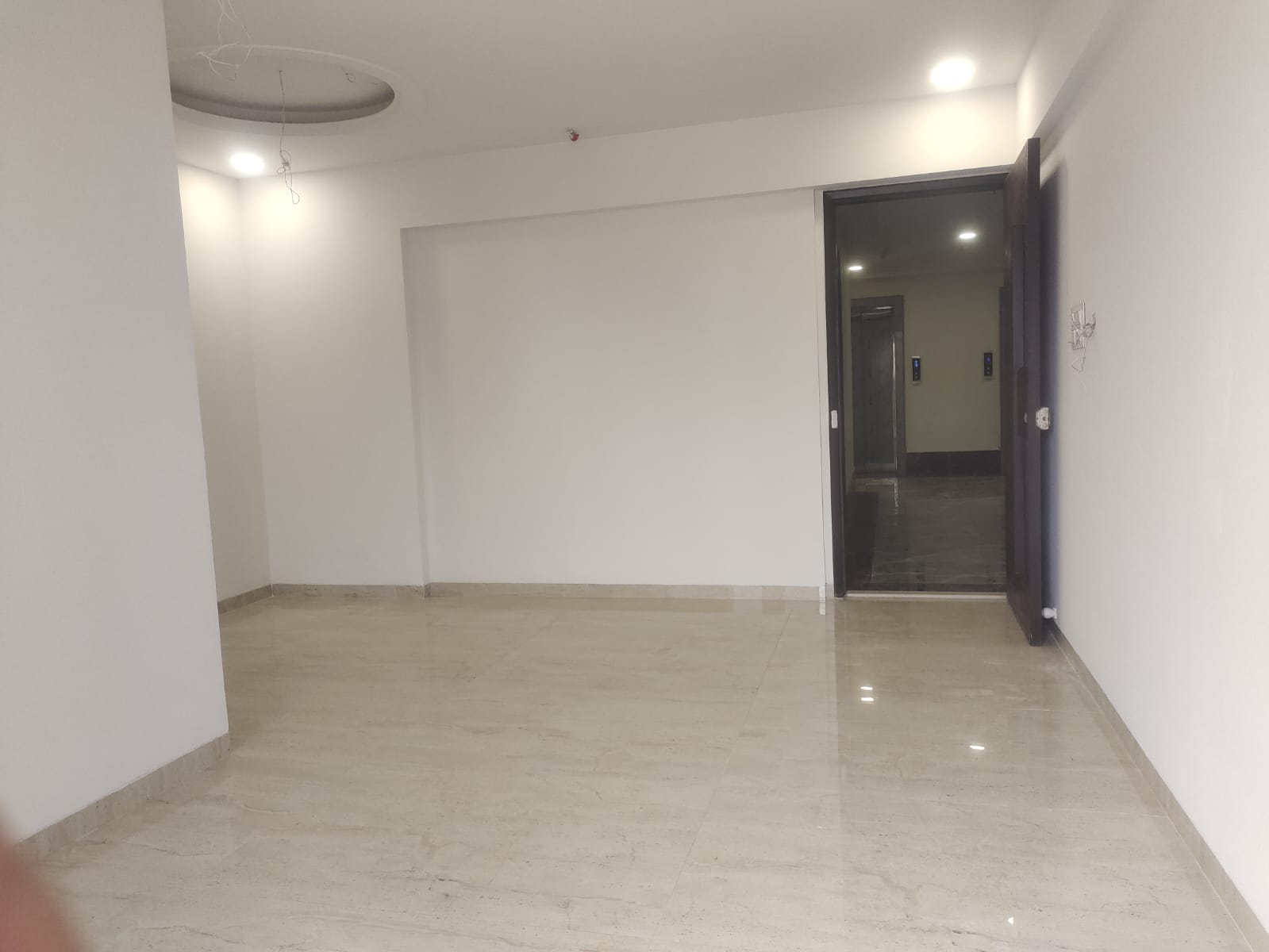 2 BHK 900 Sq.Ft. Apartment in Shree Shashwat CHS