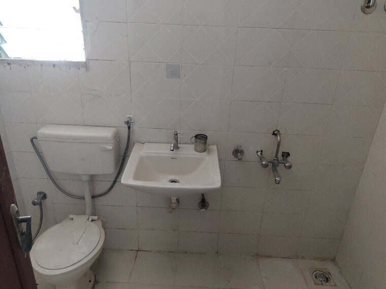 Bathroom, tanvi-eminence-phase-ii 2 Bedroom 1171 Sq.Ft. Apartment In Mira Road Thane 8418979