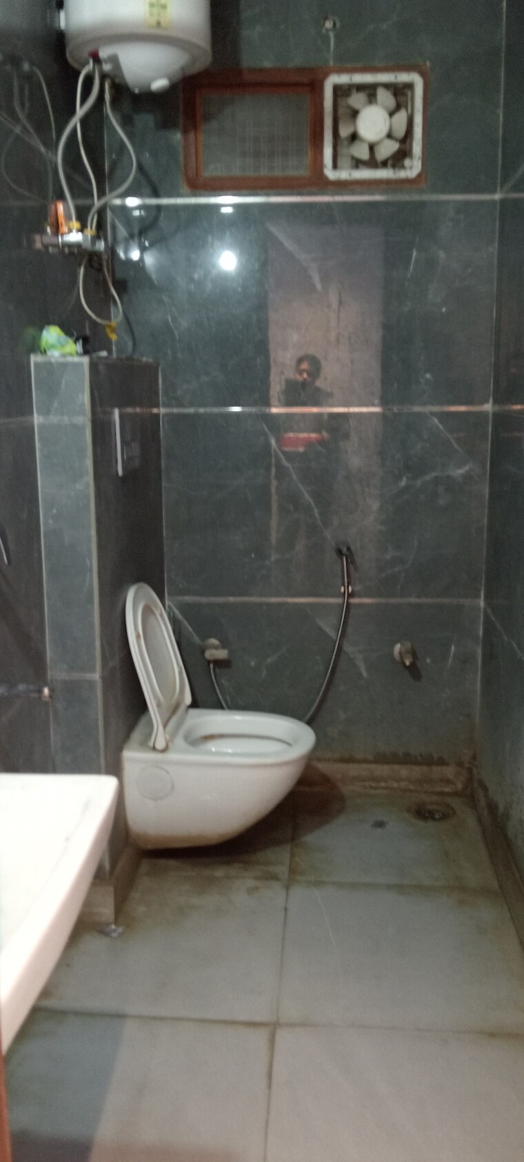Bathroom, govindpuri 3 Bedroom 910 Sq.Ft. Builder Floor In Govindpuri Delhi 8418997
