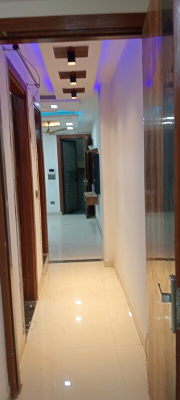 Building Lobby in 3 BHK Builder Floor at Govindpuri – for Sale