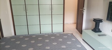 Room in 3.5 BHK Apartment at Sagar Tarang Worli, Worli – for Rent