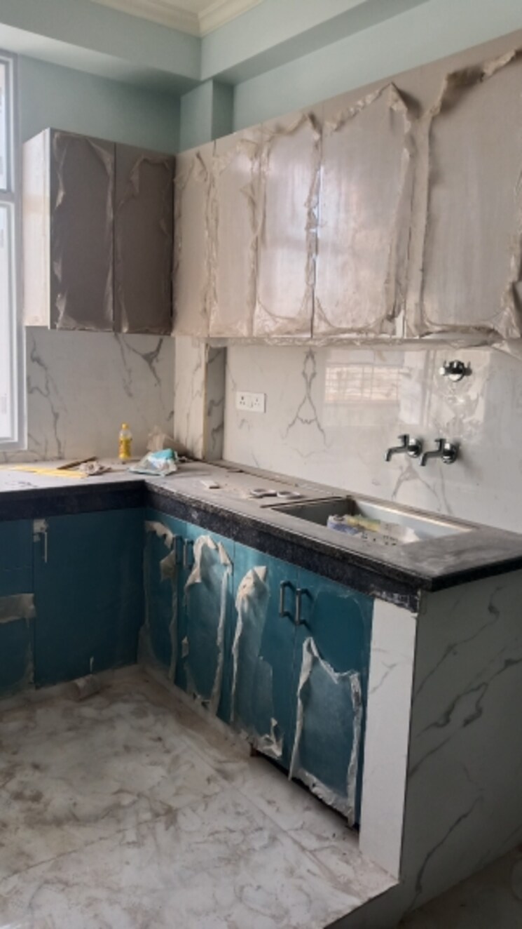 Kitchen, sector 8 dwarka 2 Bedroom 80 Sq.Yd. Builder Floor In Sector 8 Dwarka Delhi 8419194