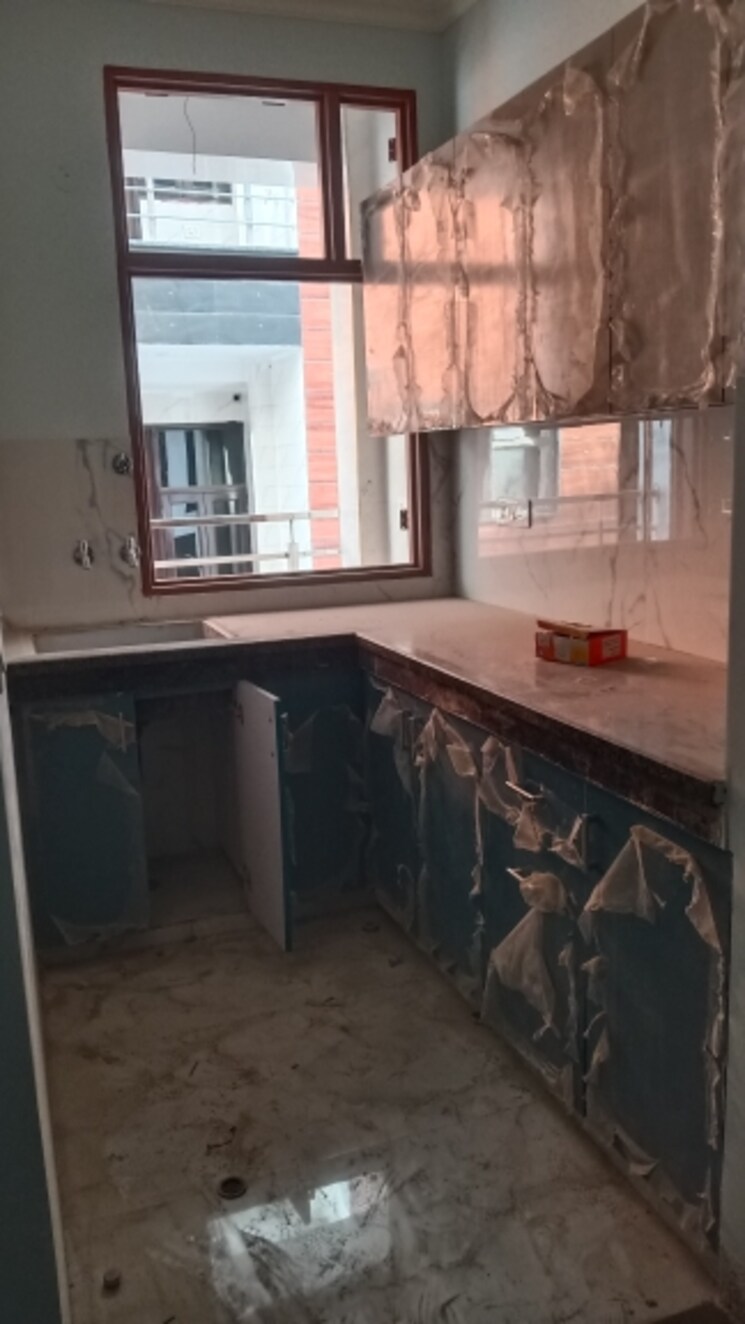 Kitchen, sector 8 dwarka 2 Bedroom 80 Sq.Yd. Builder Floor In Sector 8 Dwarka Delhi 8419194