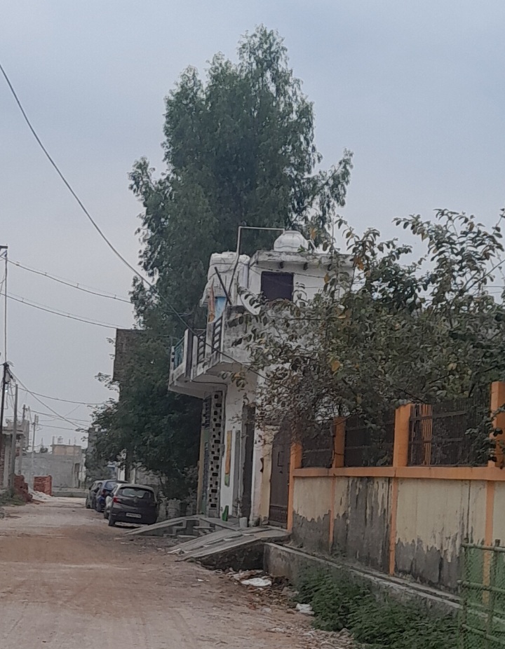 Plot For Sale in Kasna Industrial Area