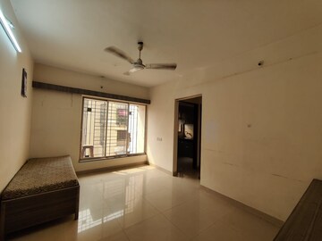 Room in 1 BHK Apartment at Kalwa – for Rent